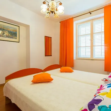 Anika Apartmán *