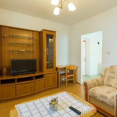 Anika Apartmán *